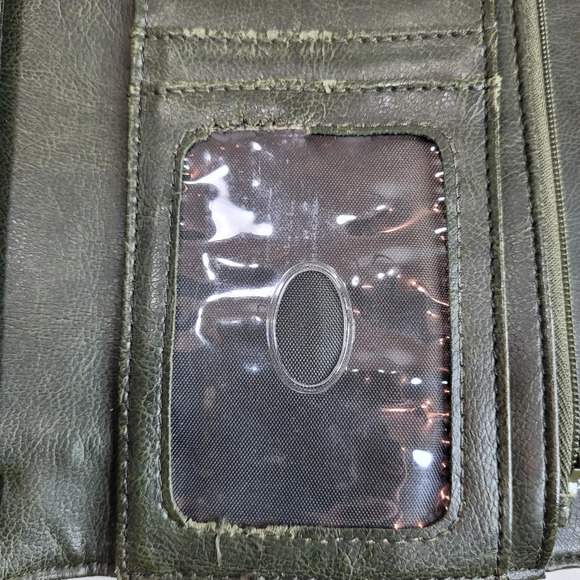 Liz Claiborne Green Faux Leather Trifold Front Snap Button Wallet - Picture 6 of 14